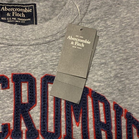 Vintage Abercrombie & Fitch Muscle Fit Embroidered Logo Tee. - Picture 9 of 9
